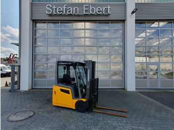 Electric forklift JUNGHEINRICH EFG