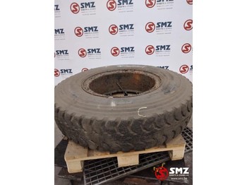 Tire PIRELLI