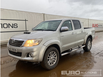 Pickup truck TOYOTA Hilux