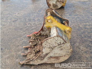 Bucket 30" Strickland Digging Bucket 45mm Pin to suit 4-6 Ton Excavator: picture 2