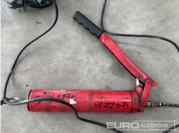 Construction equipment Grease Gun, Bosch PEX220A 240 Volt Palm Sander: picture 2