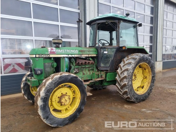 Farm tractor John Deere 3050: picture 1