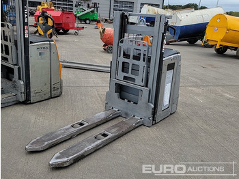 Material handling equipment STILL