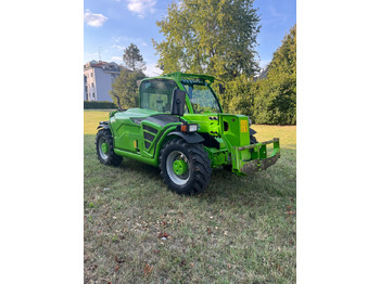 Farm tractor