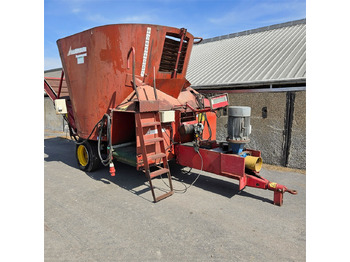 Forage mixer wagon