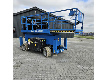 Scissor lift GENIE