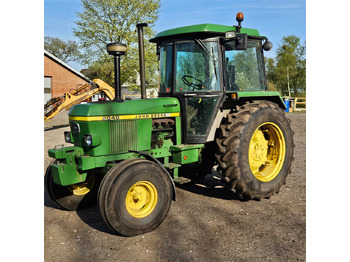 Farm tractor JOHN DEERE 2040