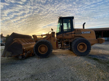 Wheel loader CASE