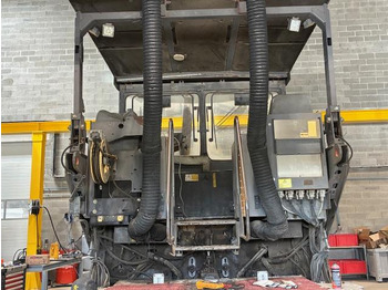 Asphalt paver Volvo P6820C: picture 5