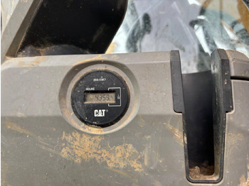 Crawler excavator CAT 323F: picture 5