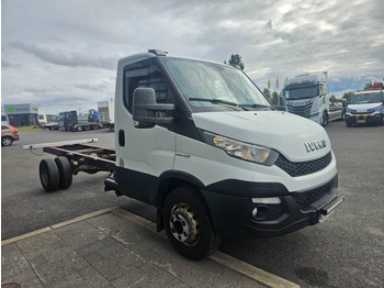 Box van Iveco Daily 70C17: picture 2