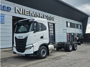 Cab chassis truck IVECO X-WAY