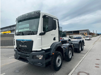 Cab chassis truck MAN 41.440 8X4 BB CH: picture 2