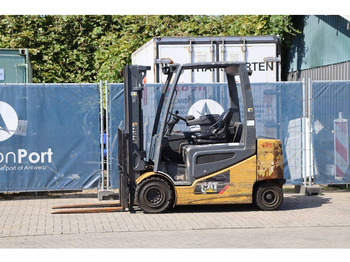 Electric forklift CATERPILLAR