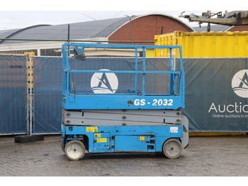 Scissor lift GENIE