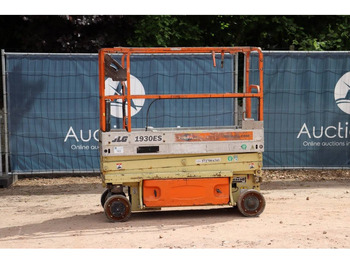 Scissor lift JLG