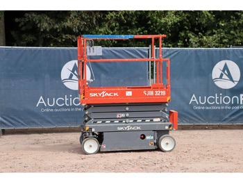 Scissor lift SKYJACK