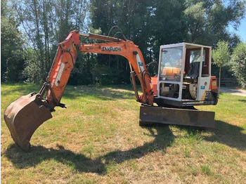 Crawler excavator TAKEUCHI