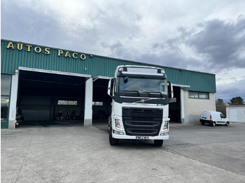 Cab chassis truck VOLVO