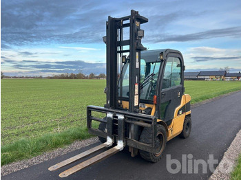 Diesel forklift Caterpillar DP30N: picture 2
