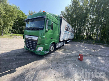 Curtainsider truck DAF
