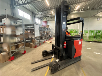 Reach truck LINDE R