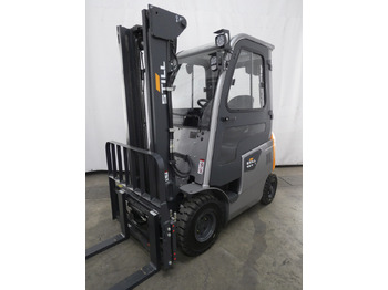 Electric forklift STILL