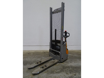 Stacker STILL