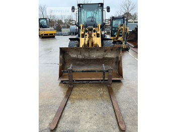 Wheel loader Cat 907M: picture 2