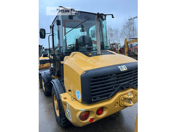 Wheel loader Cat 907M: picture 5