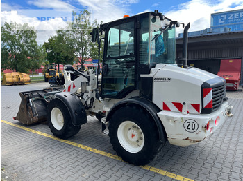 Wheel loader Cat 908M: picture 4