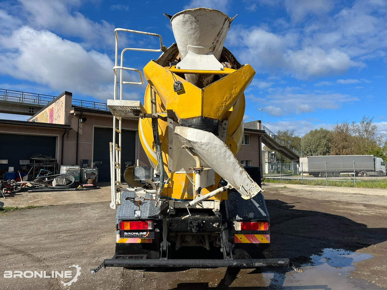 2014 Scania P360 8x4 Intermix 9m³ Concrete mixer - Concrete mixer truck: picture 5 2014 Scania P360 8x4 Intermix 9m³ Concrete mixer - Concrete mixer truck: picture 5