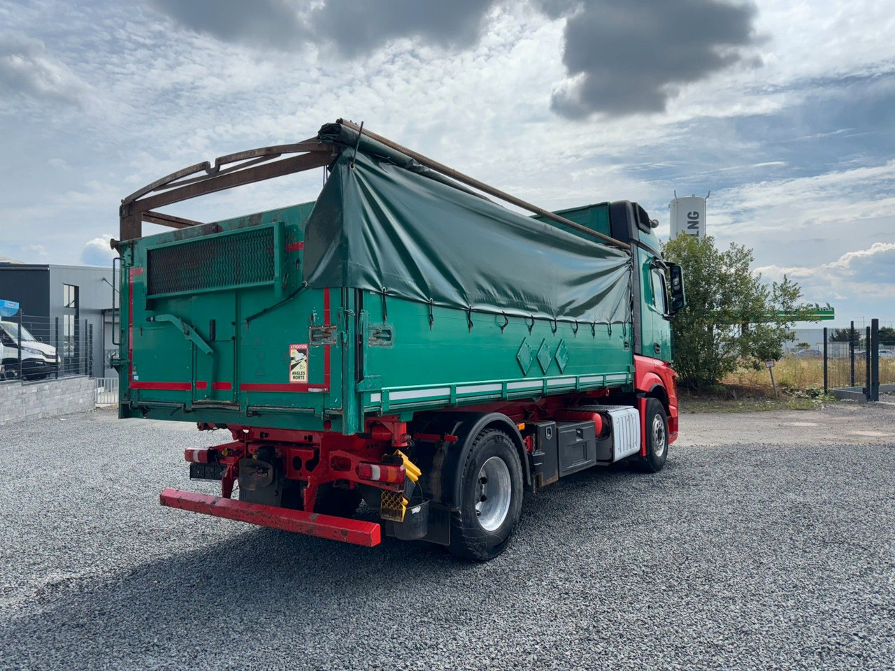 Tipper Mercedes-Benz Actros 1842 Kipper Dreiseitenkipper: picture 9