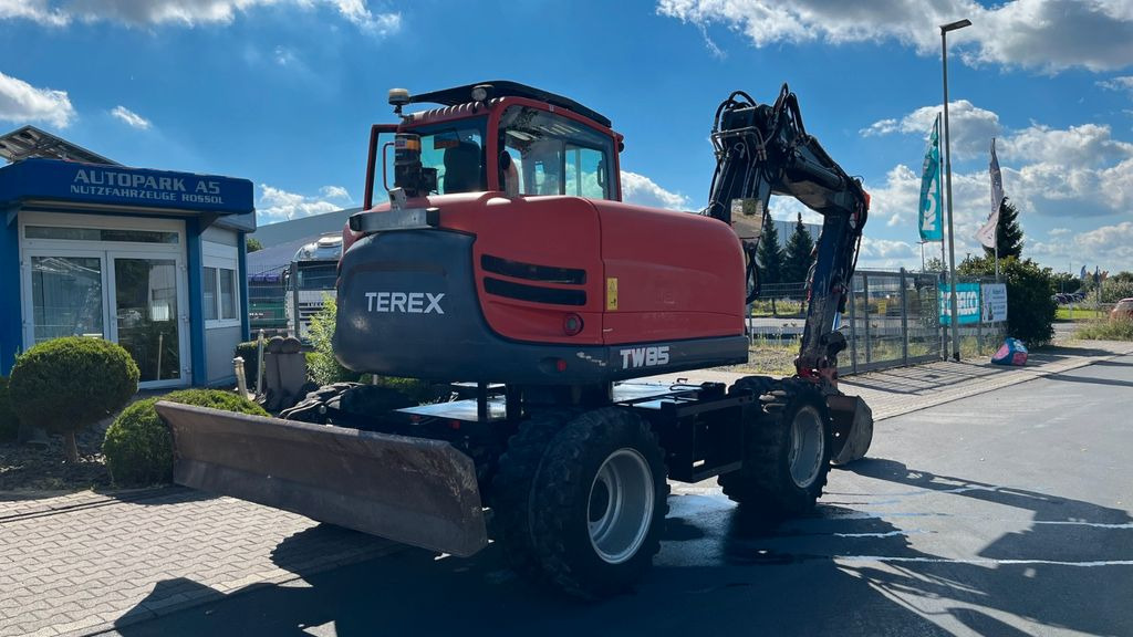 Terex TW85 Mobilbagger 8600 Kg Verstellausleger Terex TW85 Mobilbagger 8600 Kg Verstellausleger - Wheel excavator: picture 2 Terex TW85 Mobilbagger 8600 Kg Verstellausleger Terex TW85 Mobilbagger 8600 Kg Verstellausleger - Wheel excavator: picture 2
