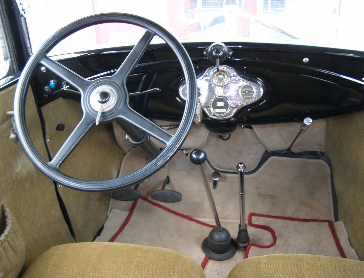 Sedan Ford MODELL  A  / TUDOR  +  H-Kennzeichen: picture 15