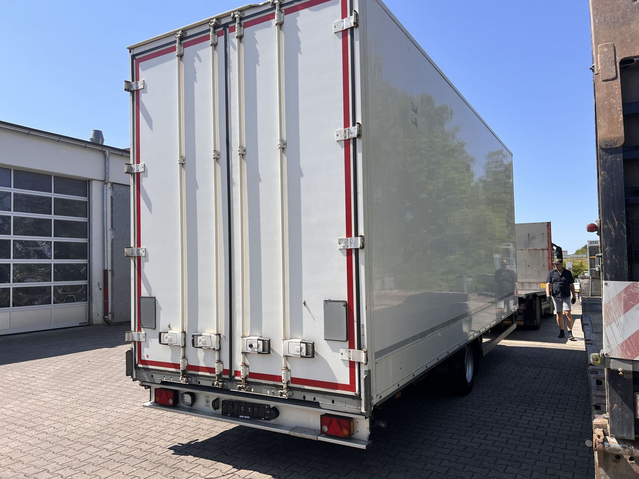 Ackermann 1 Achs Planenanhänger 10,5 t GG - Closed box trailer: picture 3 Ackermann 1 Achs Planenanhänger 10,5 t GG - Closed box trailer: picture 3