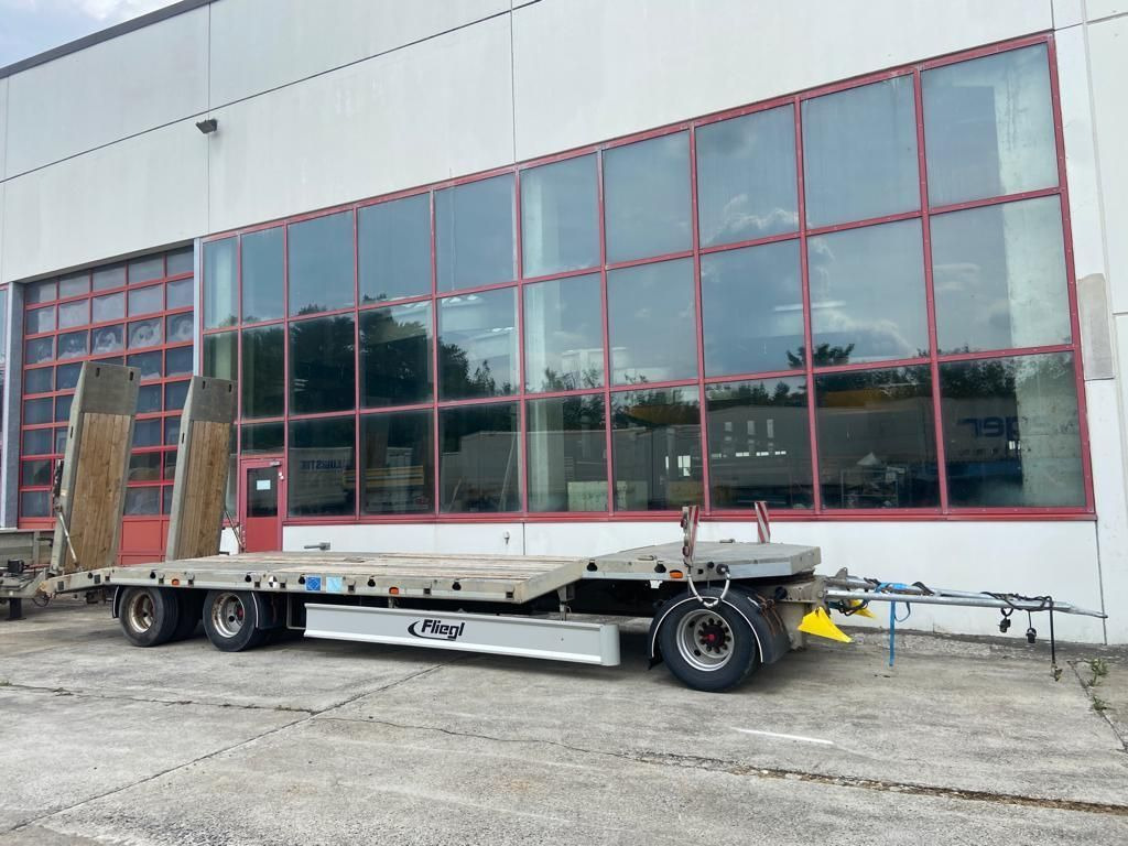 Fliegl 3 Achs Tiefladeranhänger - Low loader trailer: picture 1 Fliegl 3 Achs Tiefladeranhänger - Low loader trailer: picture 1