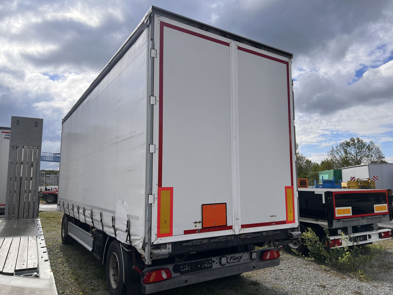 KRONE 2 Achs 2 Achs Jumbo- Planen, Mega, durchladbar - Curtainsider trailer: picture 5 KRONE 2 Achs 2 Achs Jumbo- Planen, Mega, durchladbar - Curtainsider trailer: picture 5