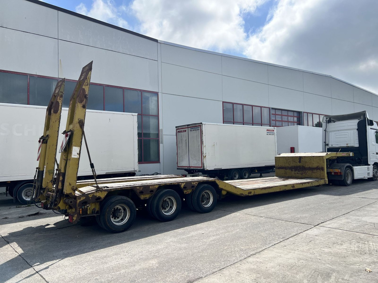 Langendorf 3 Achs Tiefbett- Satteltieflader - Low loader semi-trailer: picture 5 Langendorf 3 Achs Tiefbett- Satteltieflader - Low loader semi-trailer: picture 5