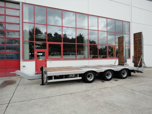 Low loader trailer Möslein  31 t GG Tridem- Tieflader 3 AchsNeufahrzeug: picture 1