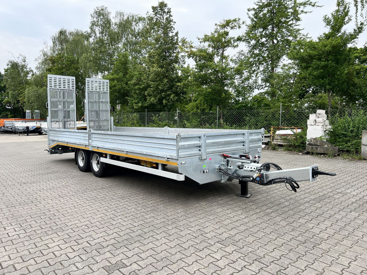 Low loader trailer Möslein  Neuer Tandemtieflader, 7,28 m Ladefläche, breit: picture 1