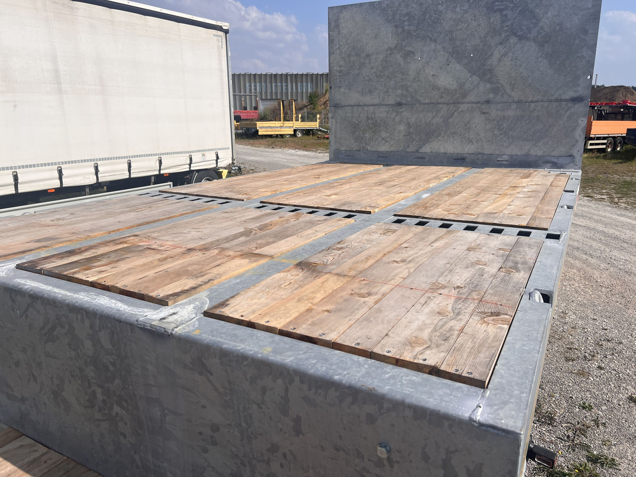 New Low loader semi-trailer for transportation of heavy machinery Möslein ST 3 Plato 8,7  3 Achs Satteltieflader Plato 45 t GGfür Fertigteile, Baumaschinen: picture 9