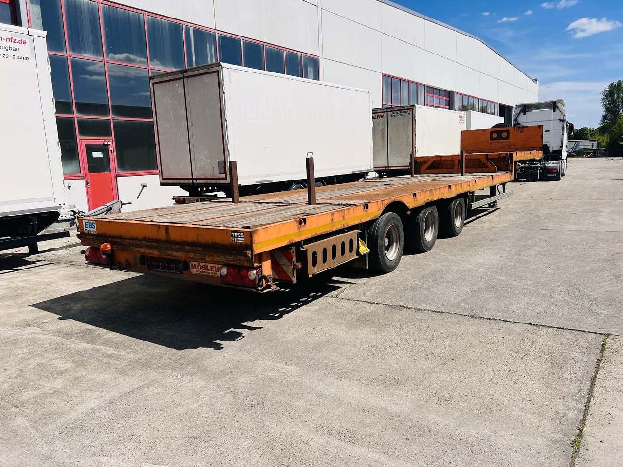 Möslein STO 3 Schwebheim 3 Achs Satteltieflader Plato 45 t GGfür Fertigteile, Baumaschinen oder Container - Low loader semi-trailer: picture 5 Möslein STO 3 Schwebheim 3 Achs Satteltieflader Plato 45 t GGfür Fertigteile, Baumaschinen oder Container - Low loader semi-trailer: picture 5