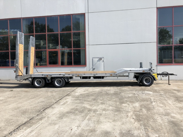 Möslein T3-6,60 VB F neuer 3 Achs Tieflader- Anhänger - Low loader trailer: picture 2 Möslein T3-6,60 VB F neuer 3 Achs Tieflader- Anhänger - Low loader trailer: picture 2