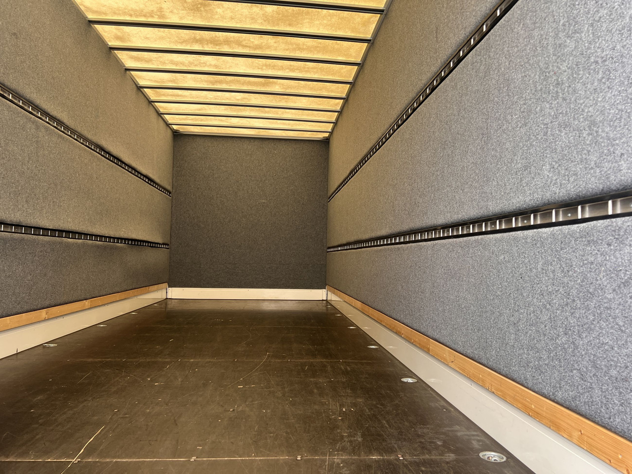 Möslein TKO 105 Schwebheim Tandem- Möbel Koffer- Anhänger - Closed box trailer: picture 3 Möslein TKO 105 Schwebheim Tandem- Möbel Koffer- Anhänger - Closed box trailer: picture 3