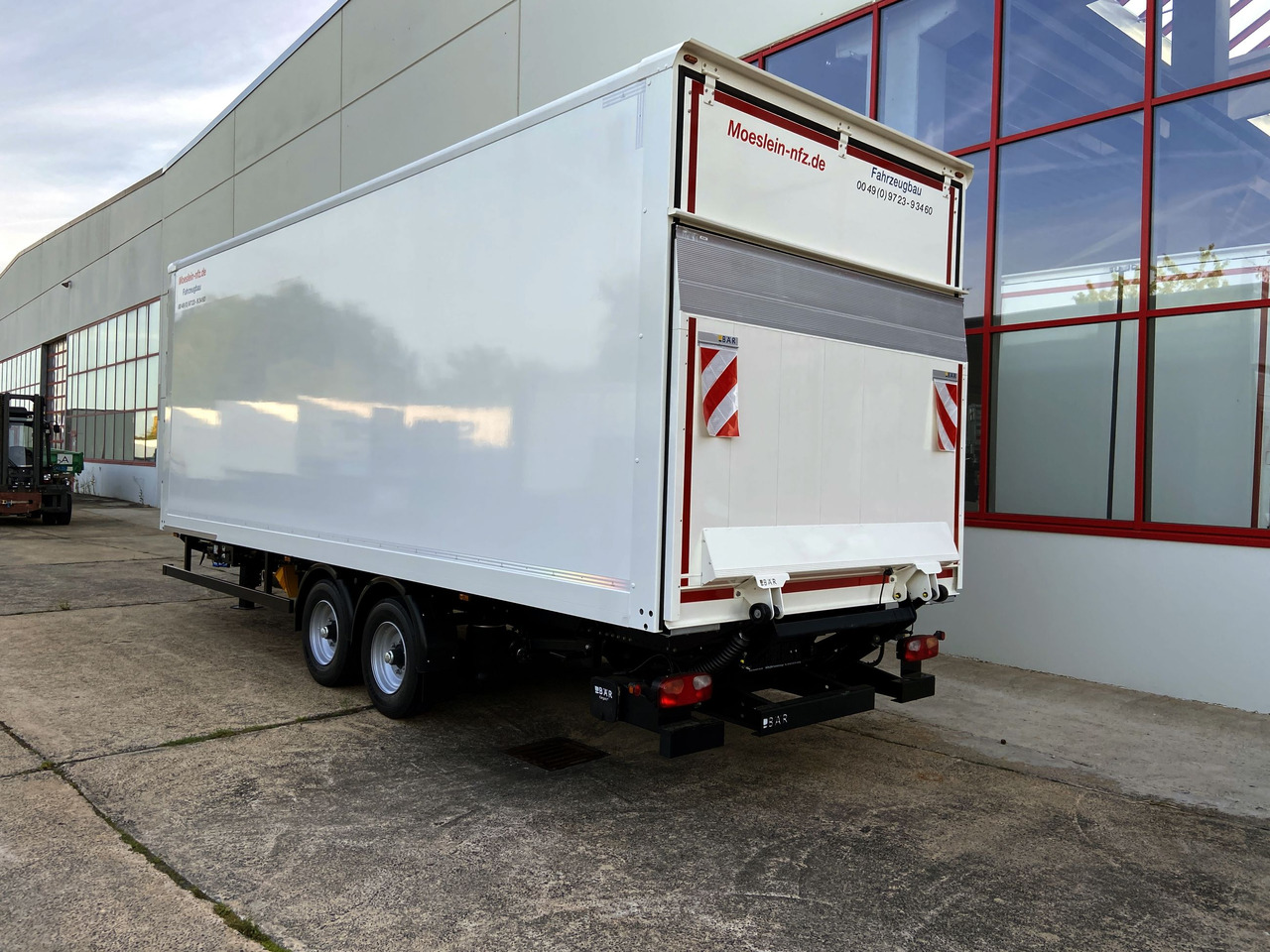 New Closed box trailer Möslein TKO105 D-L 6 m  NEUER Tandem Koffer, Ladebordwand+ Durchladbar: picture 13
