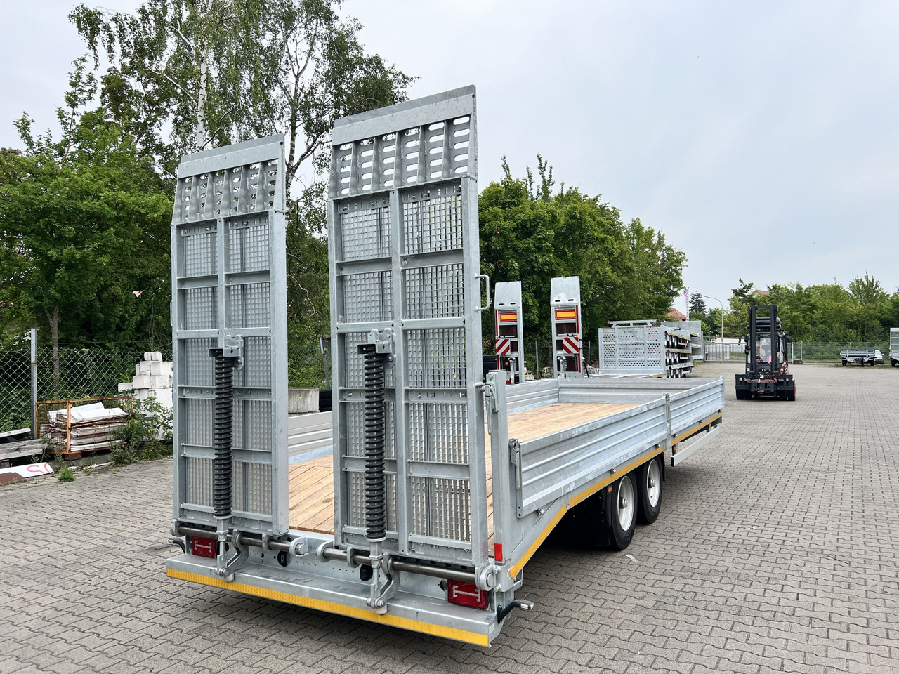 Möslein TTT 11- 7,28 BR Neuer Tandemtieflader, 7,28 m Ladefläche, breite Rampen - Low loader trailer: picture 5 Möslein TTT 11- 7,28 BR Neuer Tandemtieflader, 7,28 m Ladefläche, breite Rampen - Low loader trailer: picture 5
