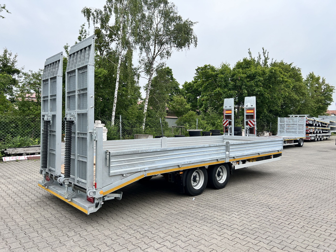 Möslein TTT 11- 7,28 BR Neuer Tandemtieflader, 7,28 m Ladefläche, breite Rampen - Low loader trailer: picture 2 Möslein TTT 11- 7,28 BR Neuer Tandemtieflader, 7,28 m Ladefläche, breite Rampen - Low loader trailer: picture 2