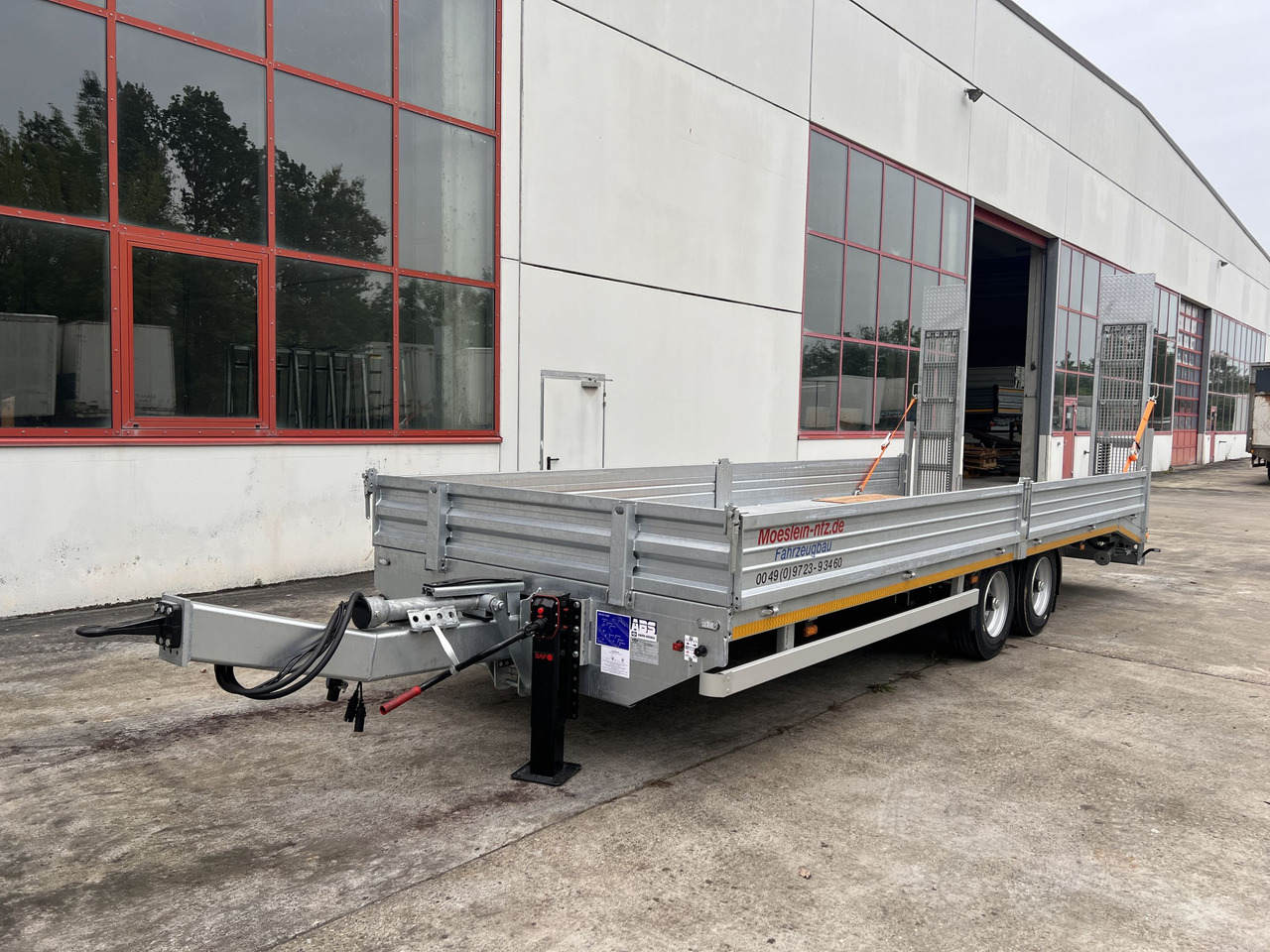 Möslein TTT 11- 7,28 Neuer Tandemtieflader, 7,28 m Ladefläche - Low loader trailer: picture 2 Möslein TTT 11- 7,28 Neuer Tandemtieflader, 7,28 m Ladefläche - Low loader trailer: picture 2