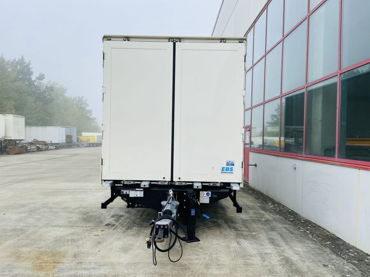 Möslein Tandem Koffer, Ladebordwand 1,5 t + Durchladbar - Closed box trailer: picture 3 Möslein Tandem Koffer, Ladebordwand 1,5 t + Durchladbar - Closed box trailer: picture 3